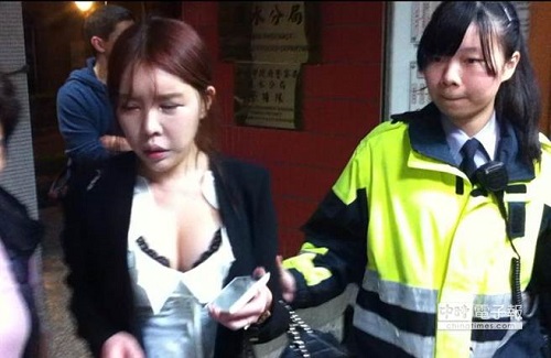 「水澤真樹」と名乗って売春していたのは、韓国人の２９歳看護師、金貞嘉。韓流女優のような美貌とセクシーな肢体を武器に、１回当たり１万５０００台湾ドル（約５万７０００円）と高額にもかかわらず、客が殺到