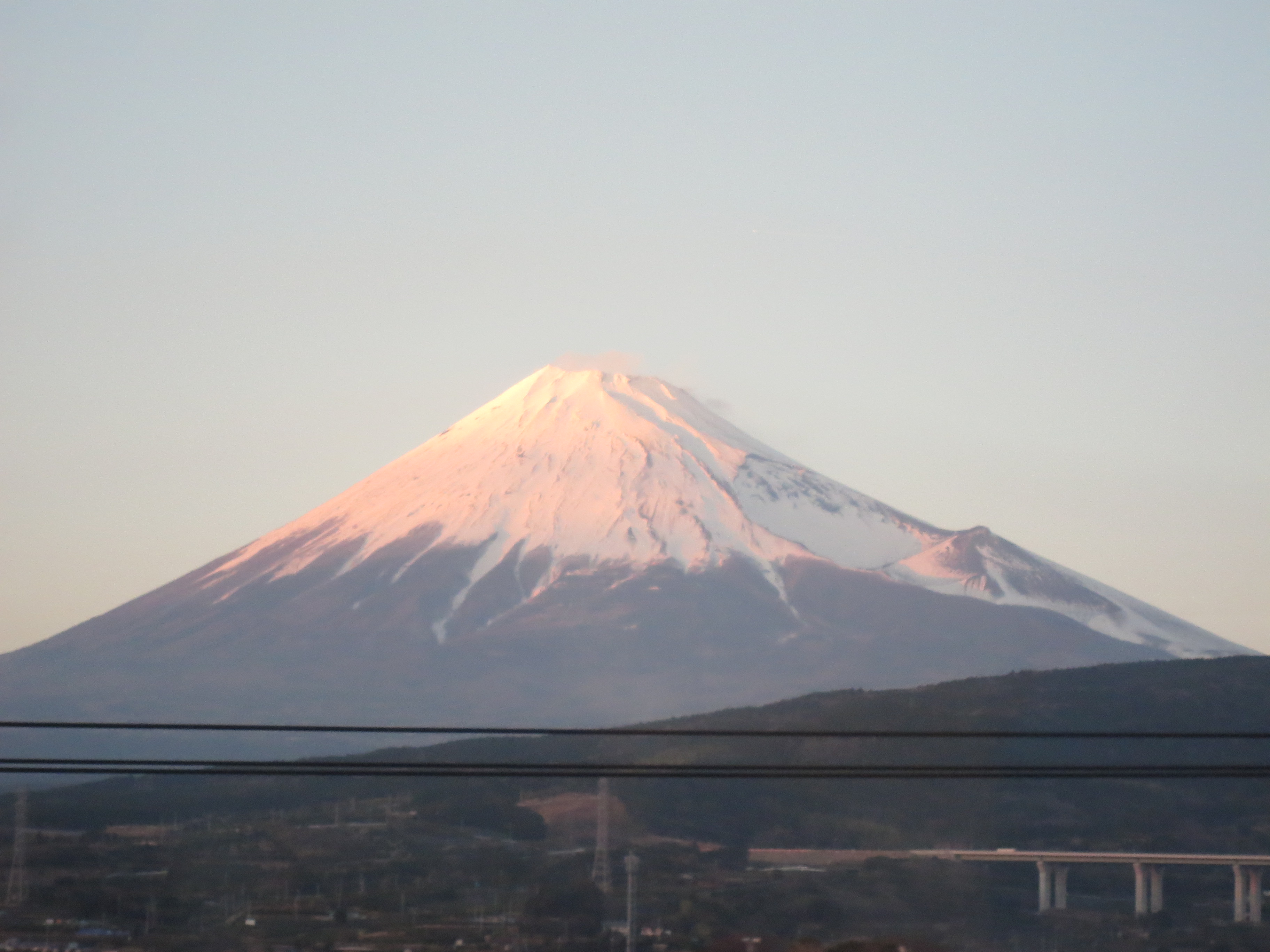 １月４日４時半頃の富士山