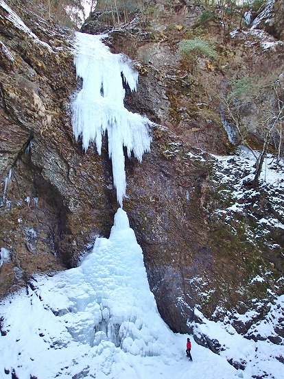 右の氷瀑