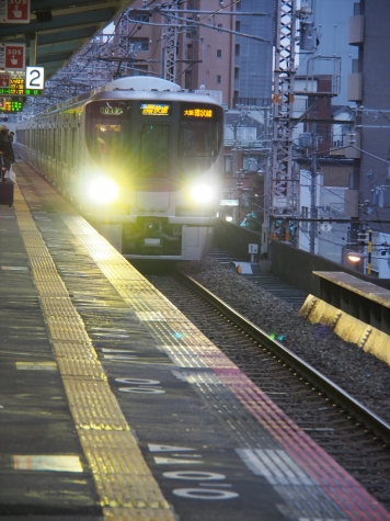 JR 大阪環状線 225系5000番台 電車